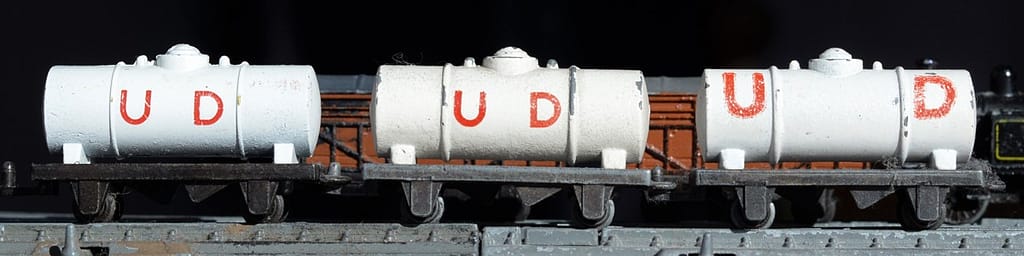 000 UD tank wagons